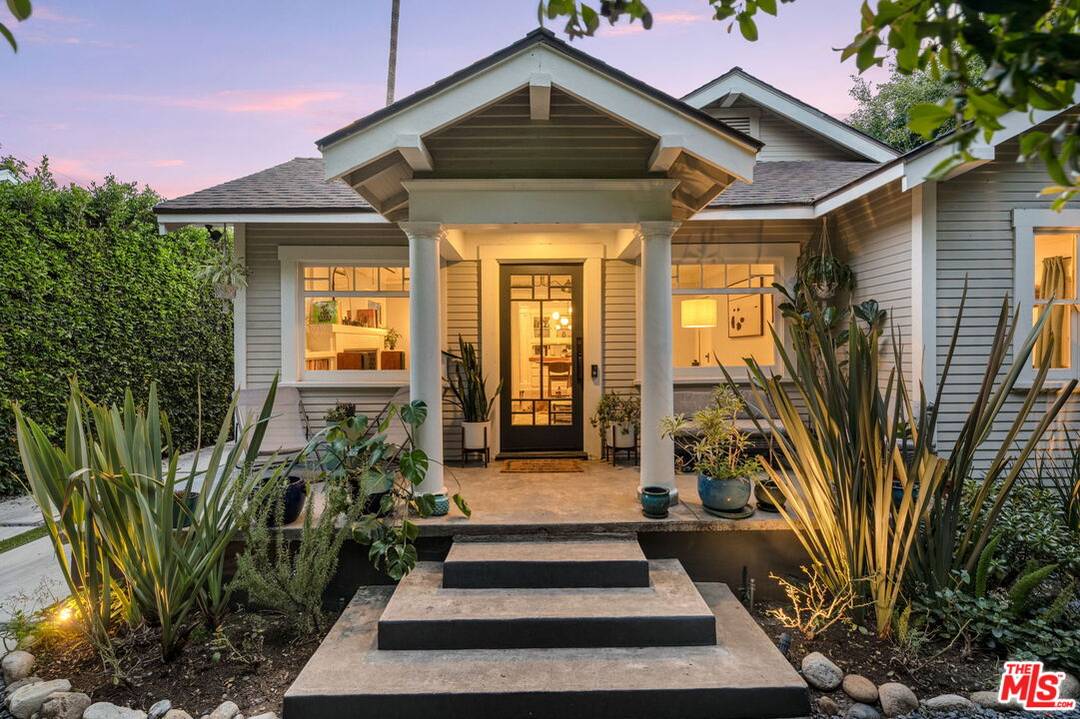 7030   De Longpre Ave 4BR Hollywood Hills East La