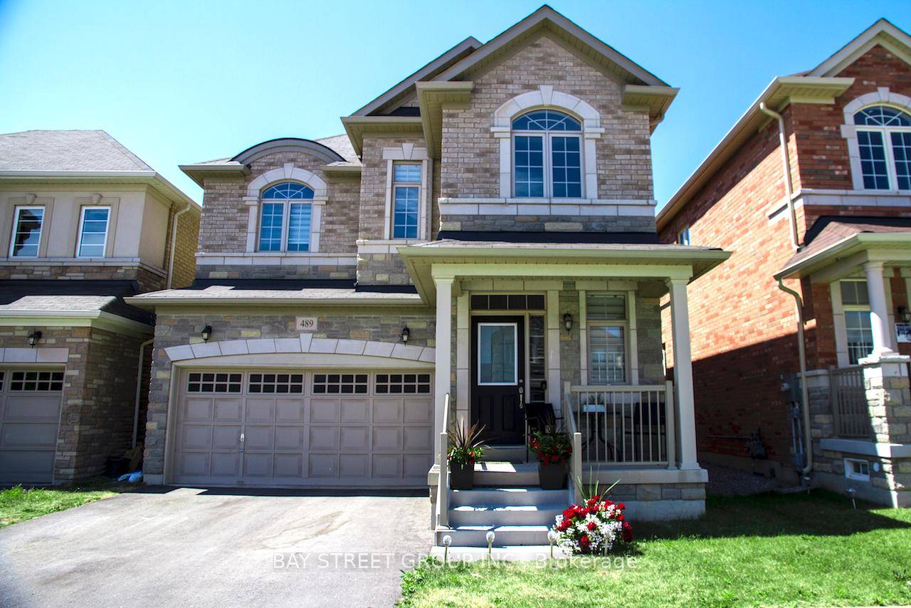 Experience Refined Living in Oakvilles Coveted Community This exceptional 4 bedroom detached residence offers nearly 2, 800 sq.