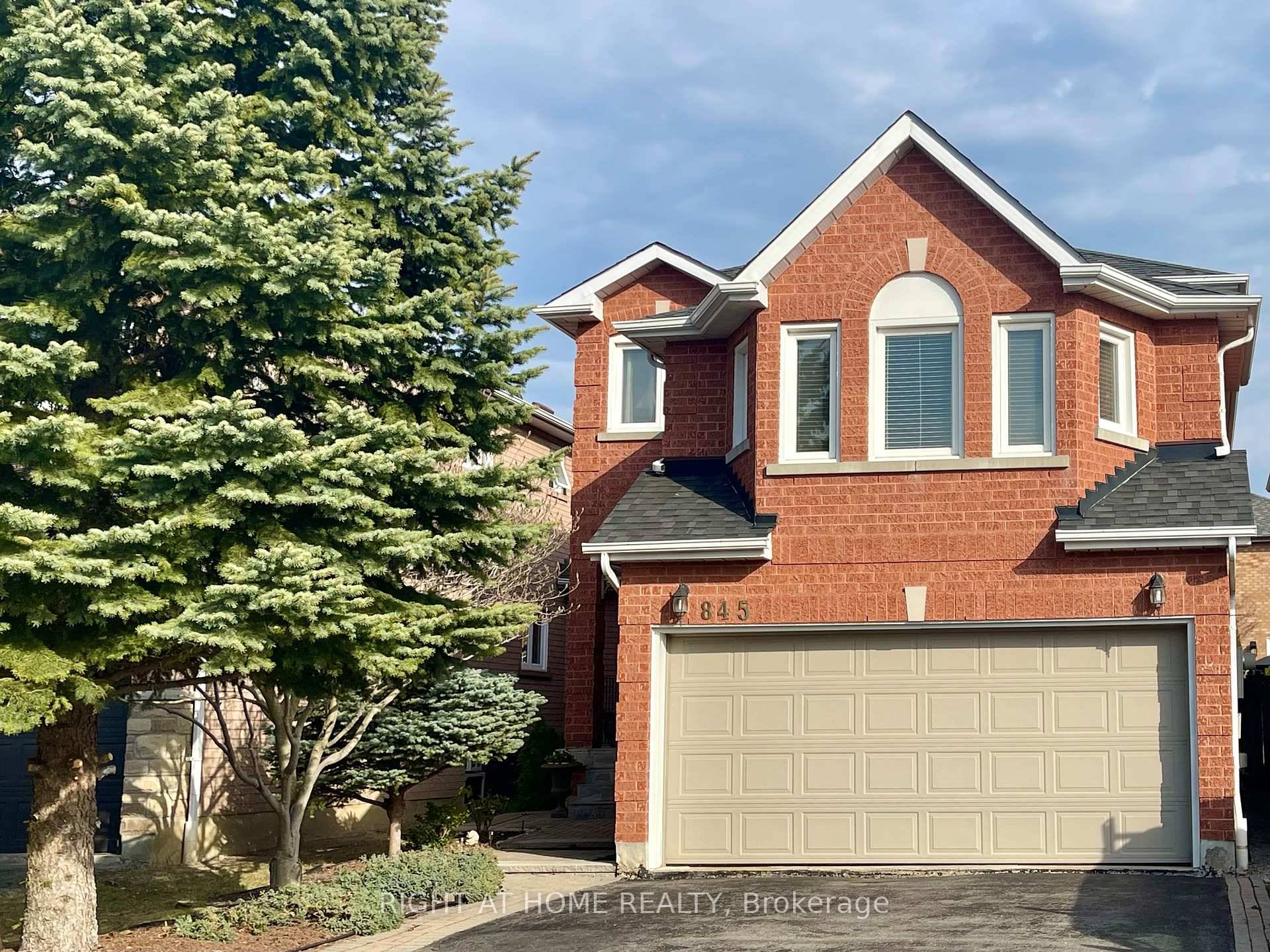 Gorgeous Detached 3 Bedroom 2 Storey in Sought After Area amp ; Street.
