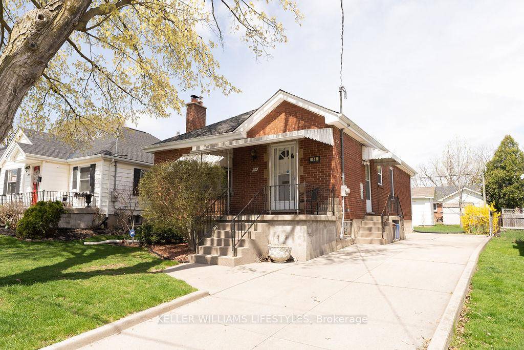 Welcome to 44 Highway Avenue a beautifully renovated 3 bedroom, 1 bathroom home located in the heart of Old South, one of London's most desirable and walkable neighbourhoods.
