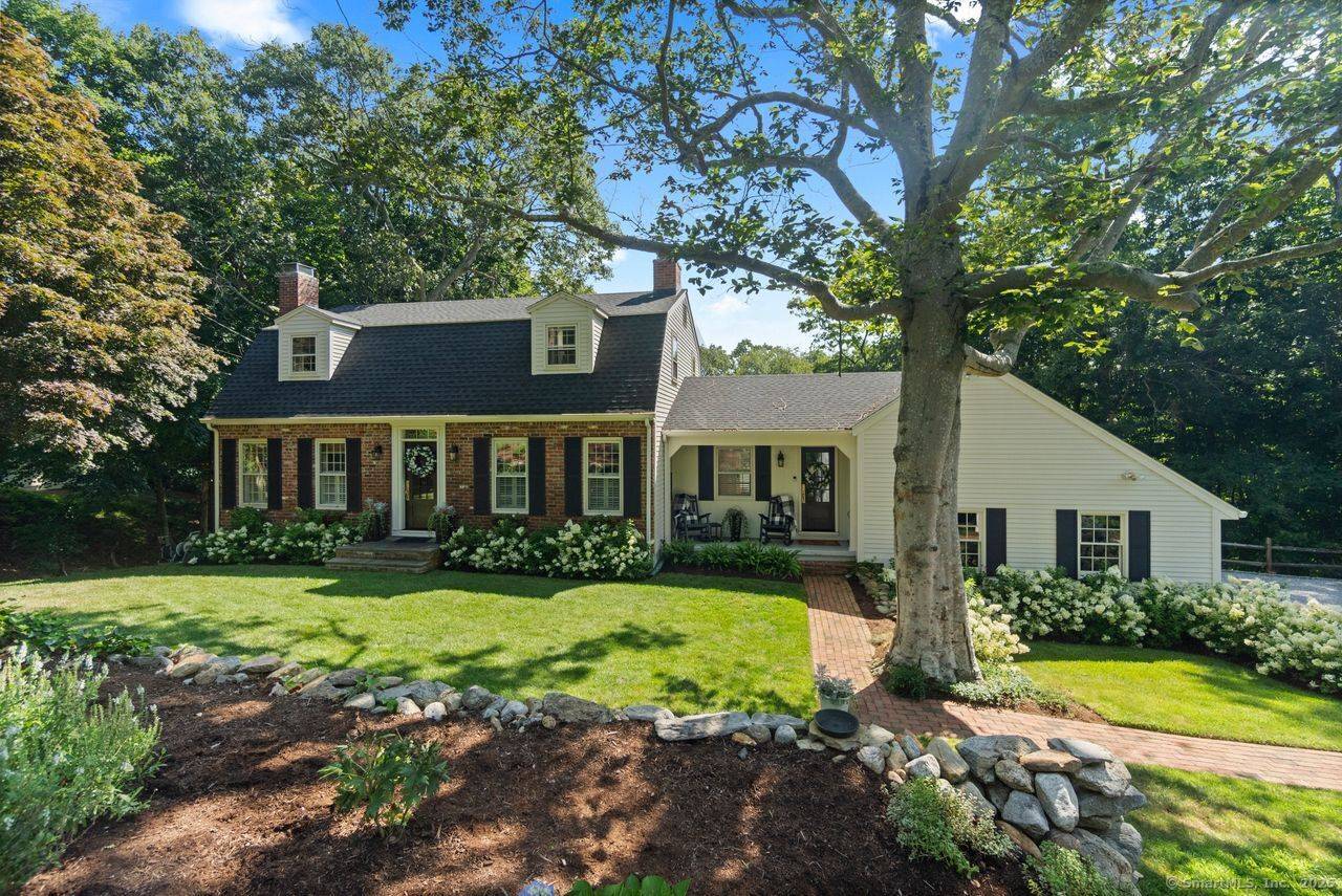 Good design is all about the details and this stunning Gambrel simply has it all.