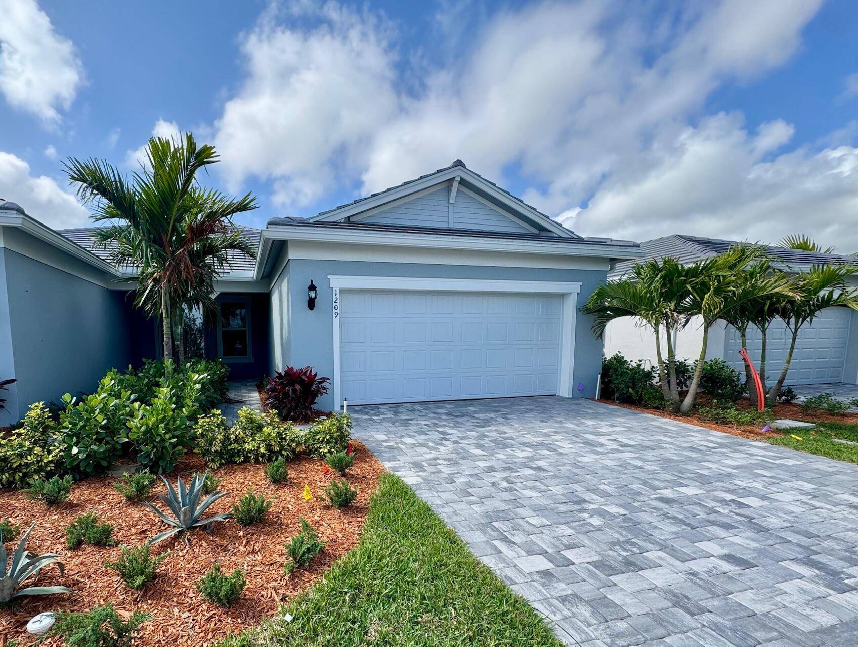 NEWCONSTRUCTION Welcome to DiVosta's Newest Signature community in Vero Beach.