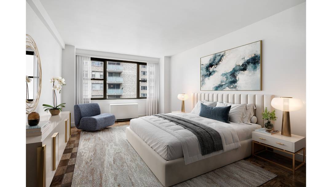 Welcome to 11P bright spacious and in great condition !