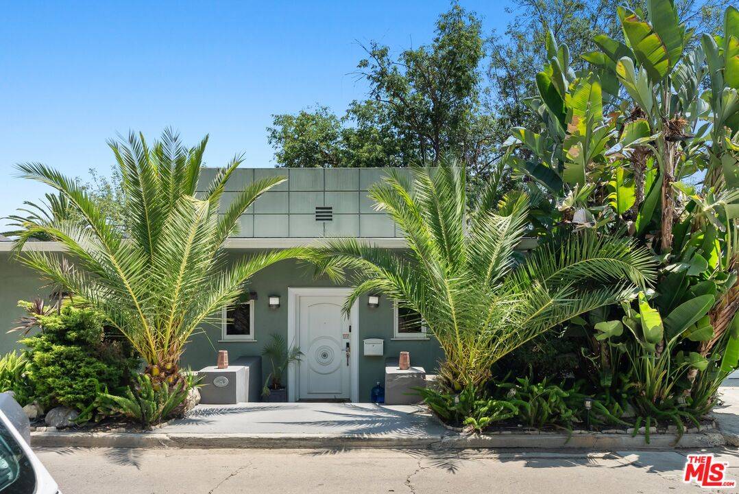 6630   Whitley Ter 3BR Hollywood Hills East La