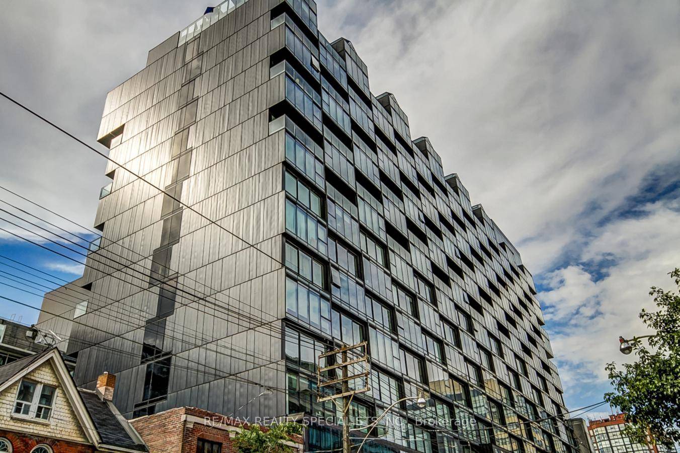 Gorgeous Executive Suit In Prestigious Thompson Residence At Heart Of Trendy King West !