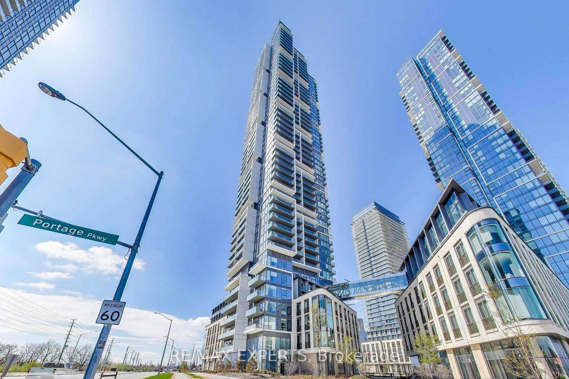 Beautiful Corner Unit 2 Bed, 2 Bath with Parking amp ; Stunning City Views !