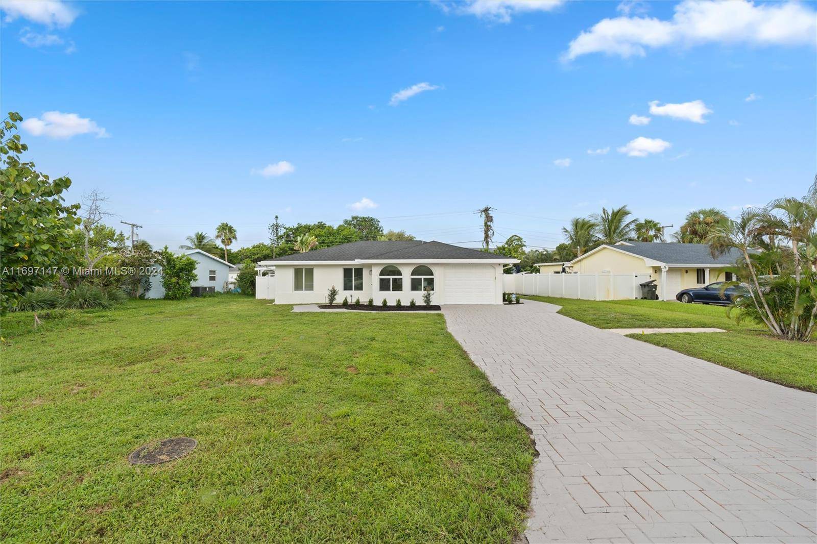 Welcome to your dream home in Delray Beach !