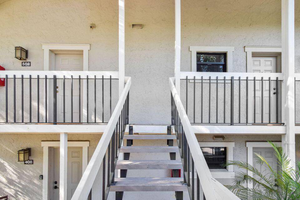 This beautifully furnished amp ; professionally decorated second floor direct water view one bedroom condo in the highly sought after Palm Beach Polo Club is available for November 15th move ...