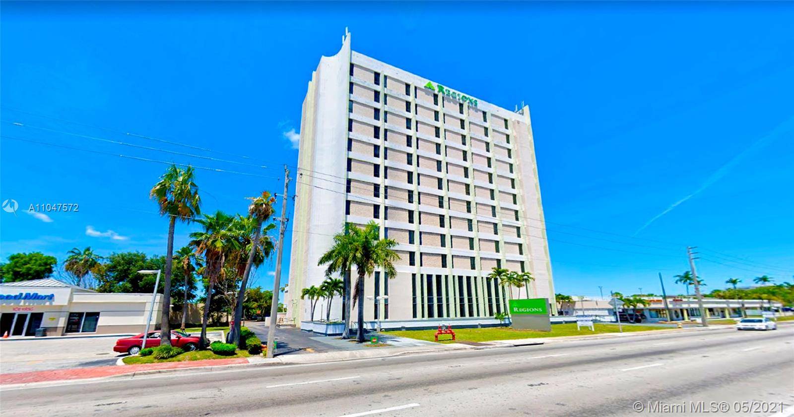 For lease wonderful bank site 25, 250 SF, located in North Miami Beach.
