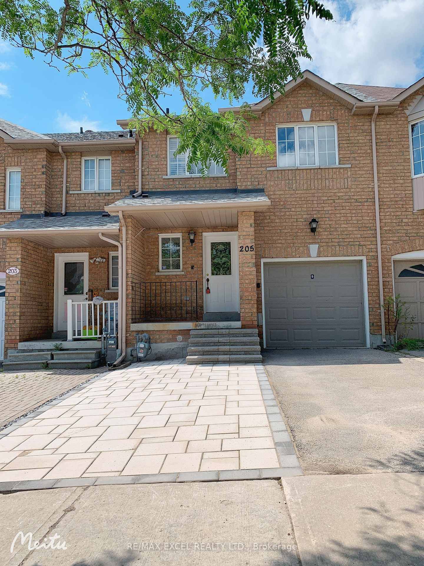 Affordable 3 1 Bedroom Ravine Lot Townhome in Rough Woods.