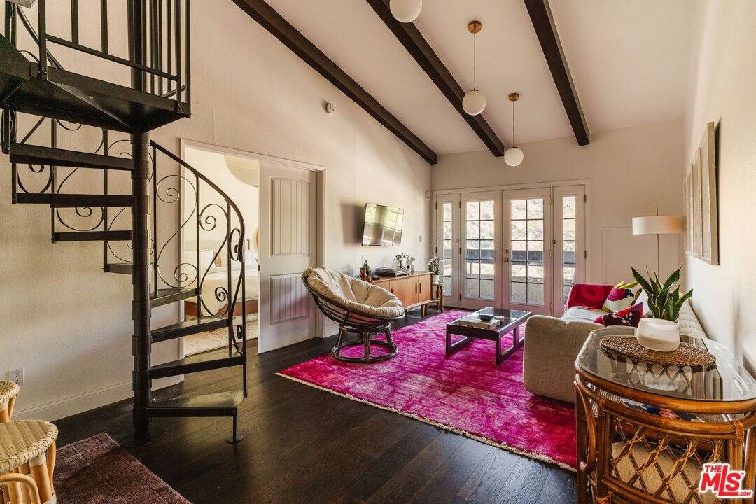 2700 Cahuenga Blvd 2BR Hollywood Hills East La