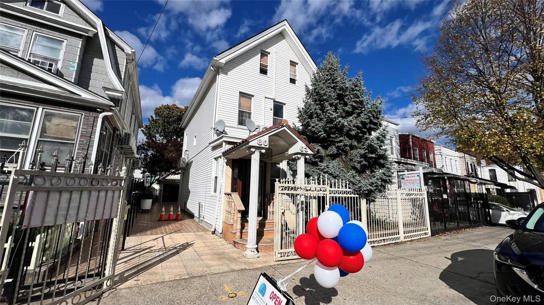 Huge detached 5 bedrooms, 3 full bathrooms, finished basement, with living room, dining room, large, updated kitchen.