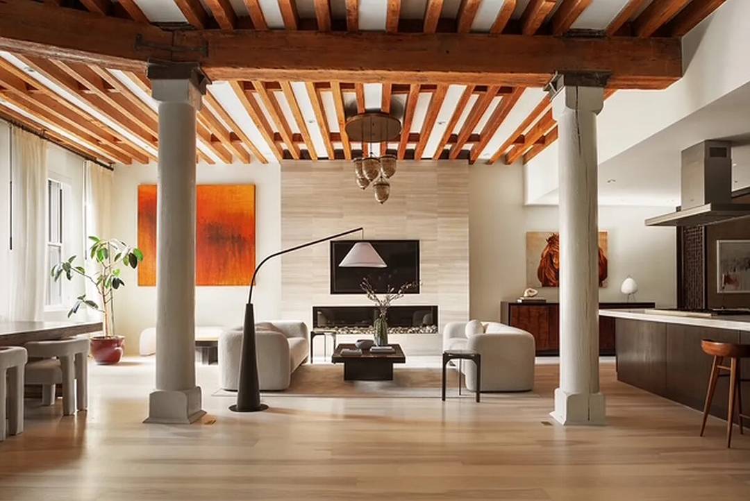 BIG, BOLD and BEAUTIFUL SOHO LOFT NO MAINTENANCE FEE !