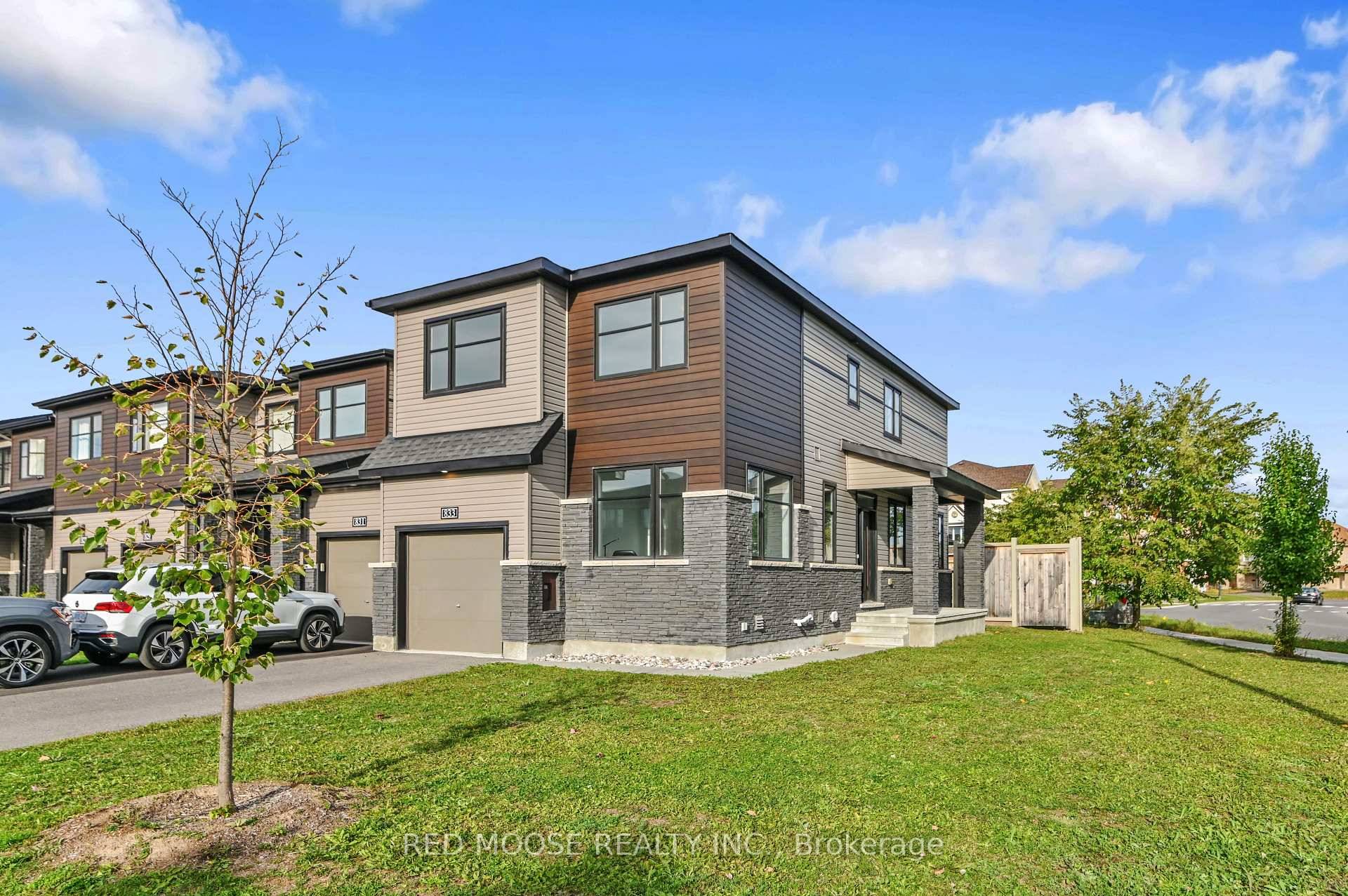 WOW ! ! Unique opportunity to own a rarely offered corner lot, end unit, 4 bedroom, 4 bathroom Minto Venice WITH main floor office that is adjacent to the Aquaview ...