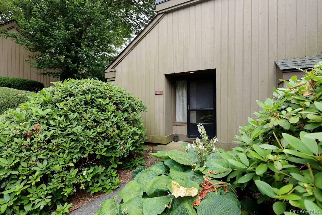 Back on Market Live the resort lifestyle at Heritage Hills !