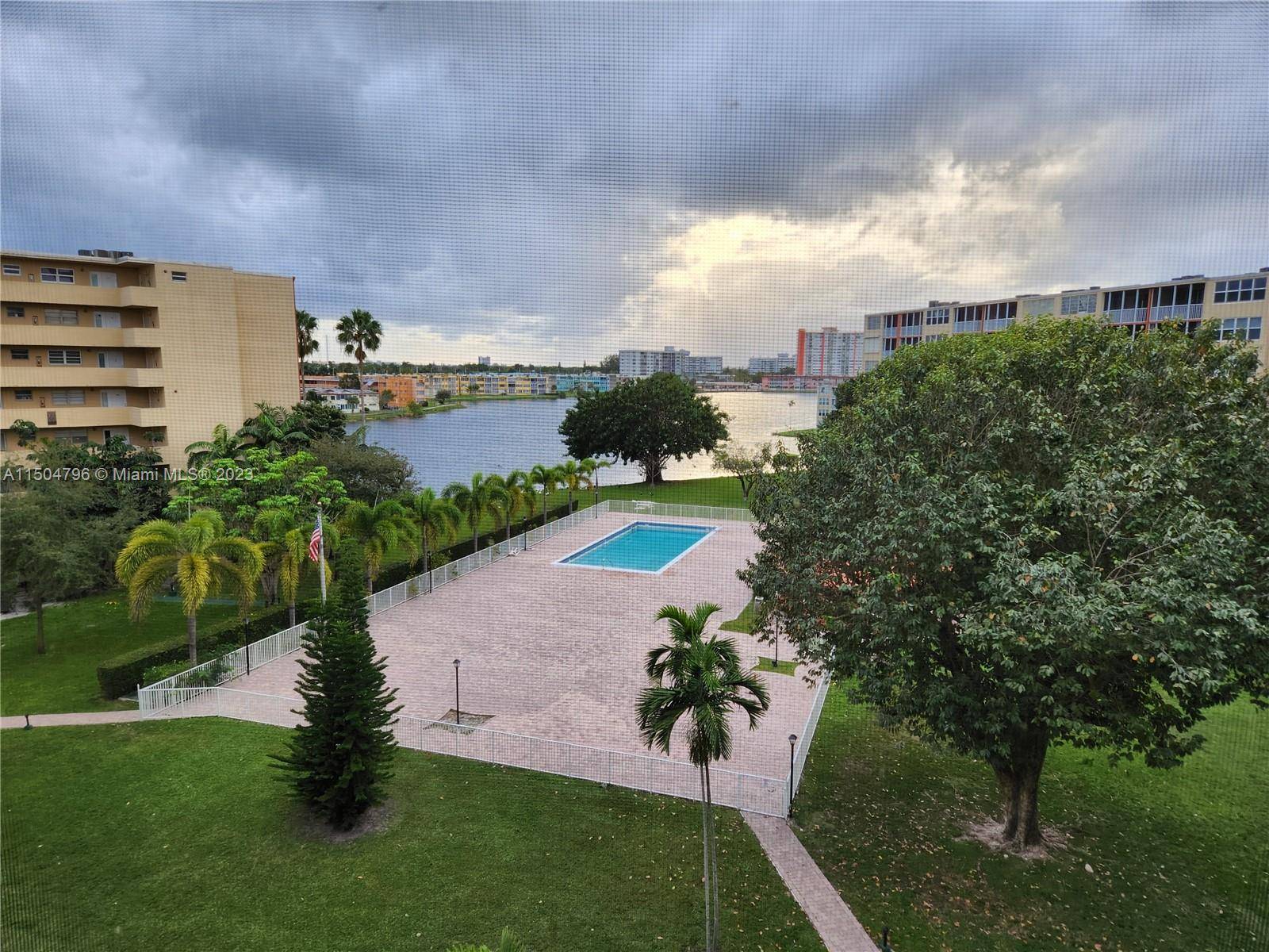 GREAT INVESTMENT PROPERTY OR EXCELLENT FOR A FIRST TIME HOMEBUYER !