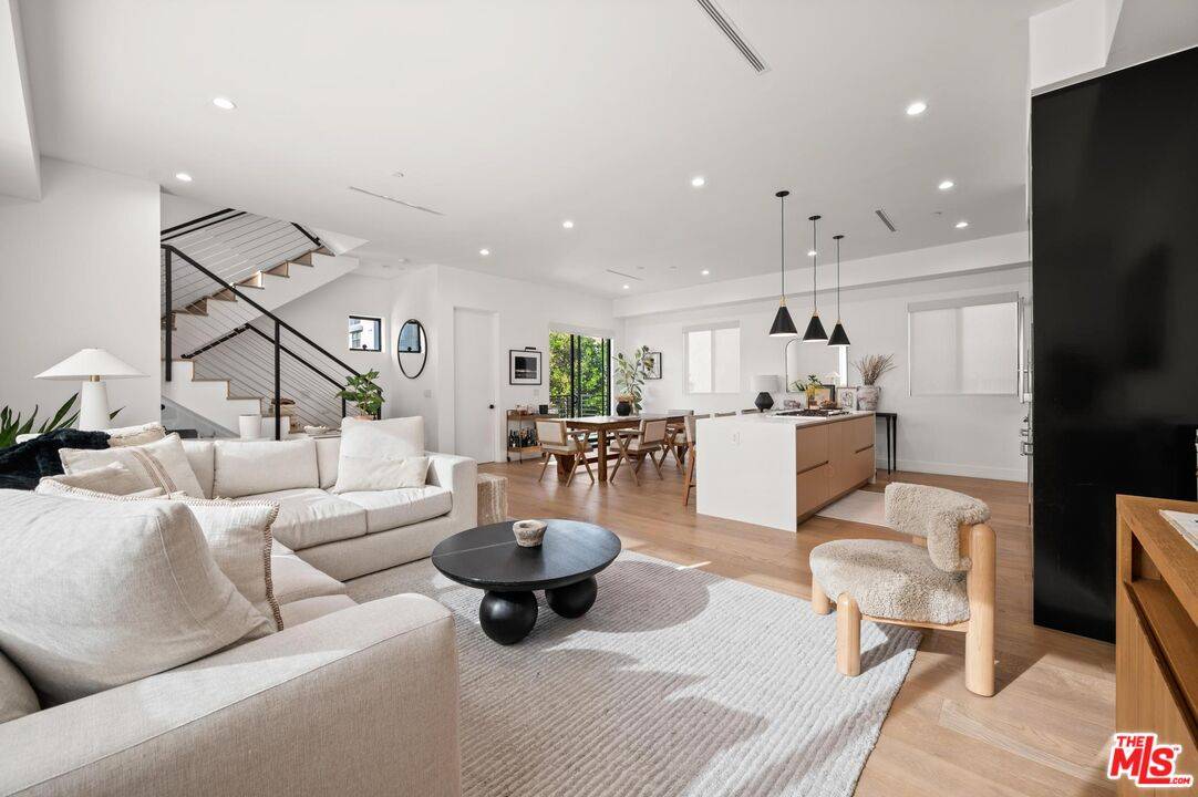 1444 Hi Point St 3BR Beverlywood La