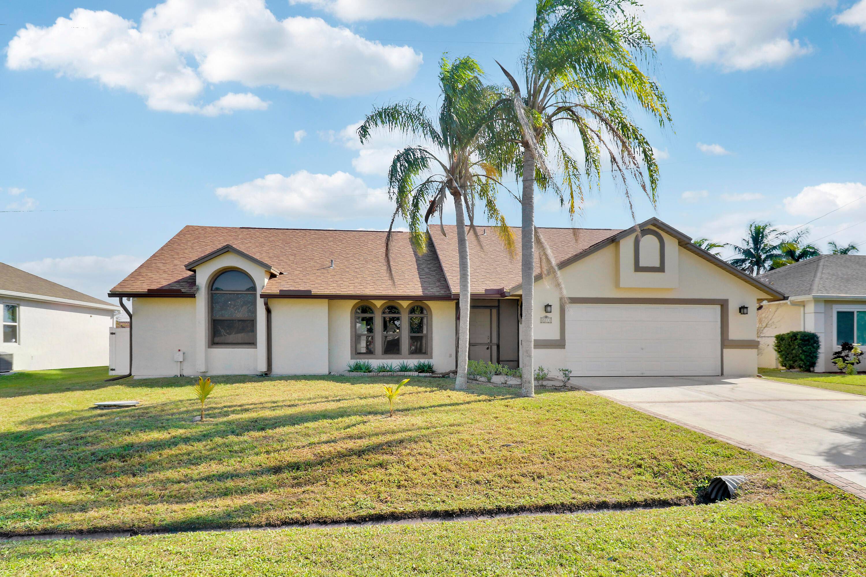 Seller is offering a generous credit toward an interest rate buy down an incredible opportunity to significantly reduce your monthly mortgage payments.