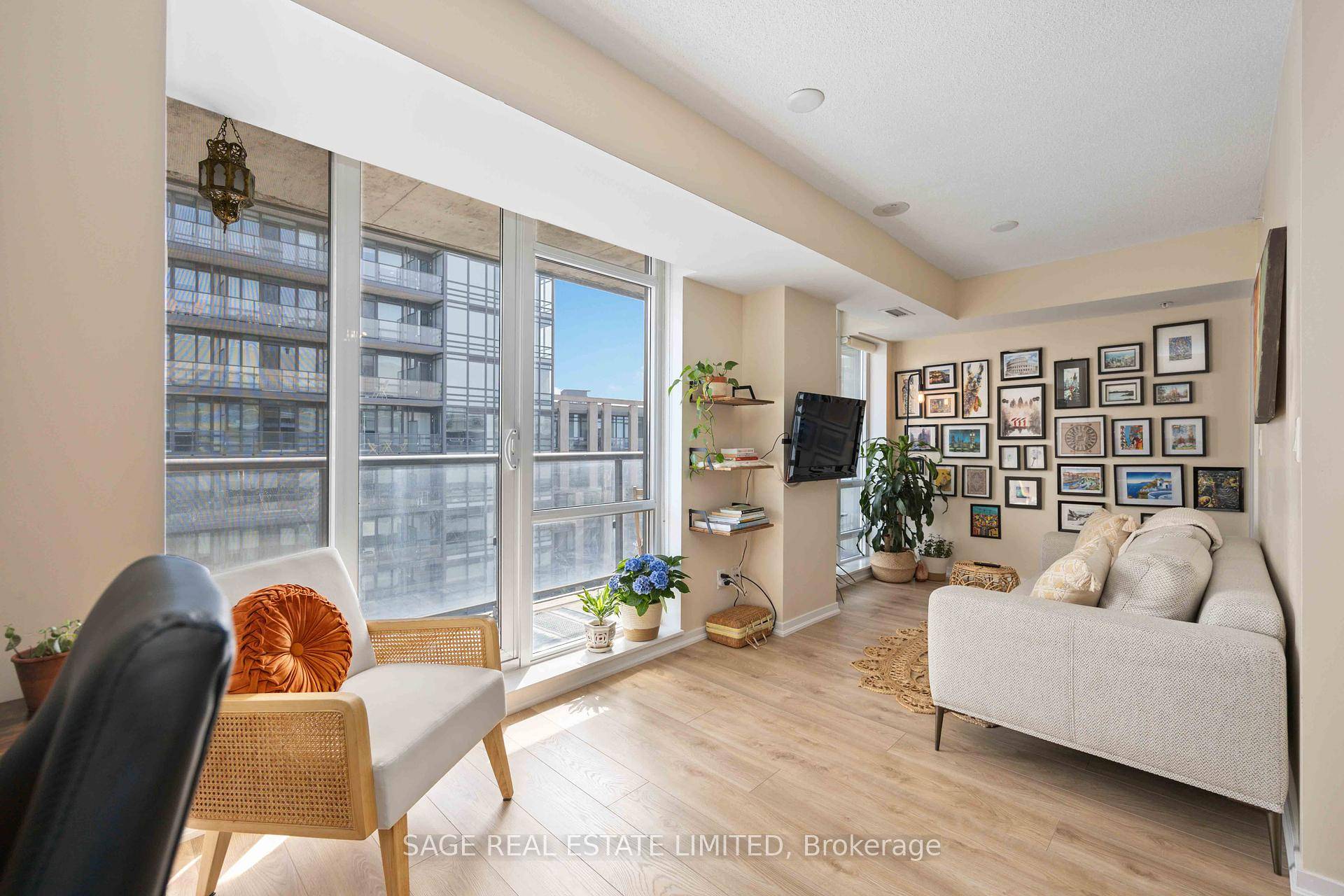 Incredible Short Term Lease Opportunity !