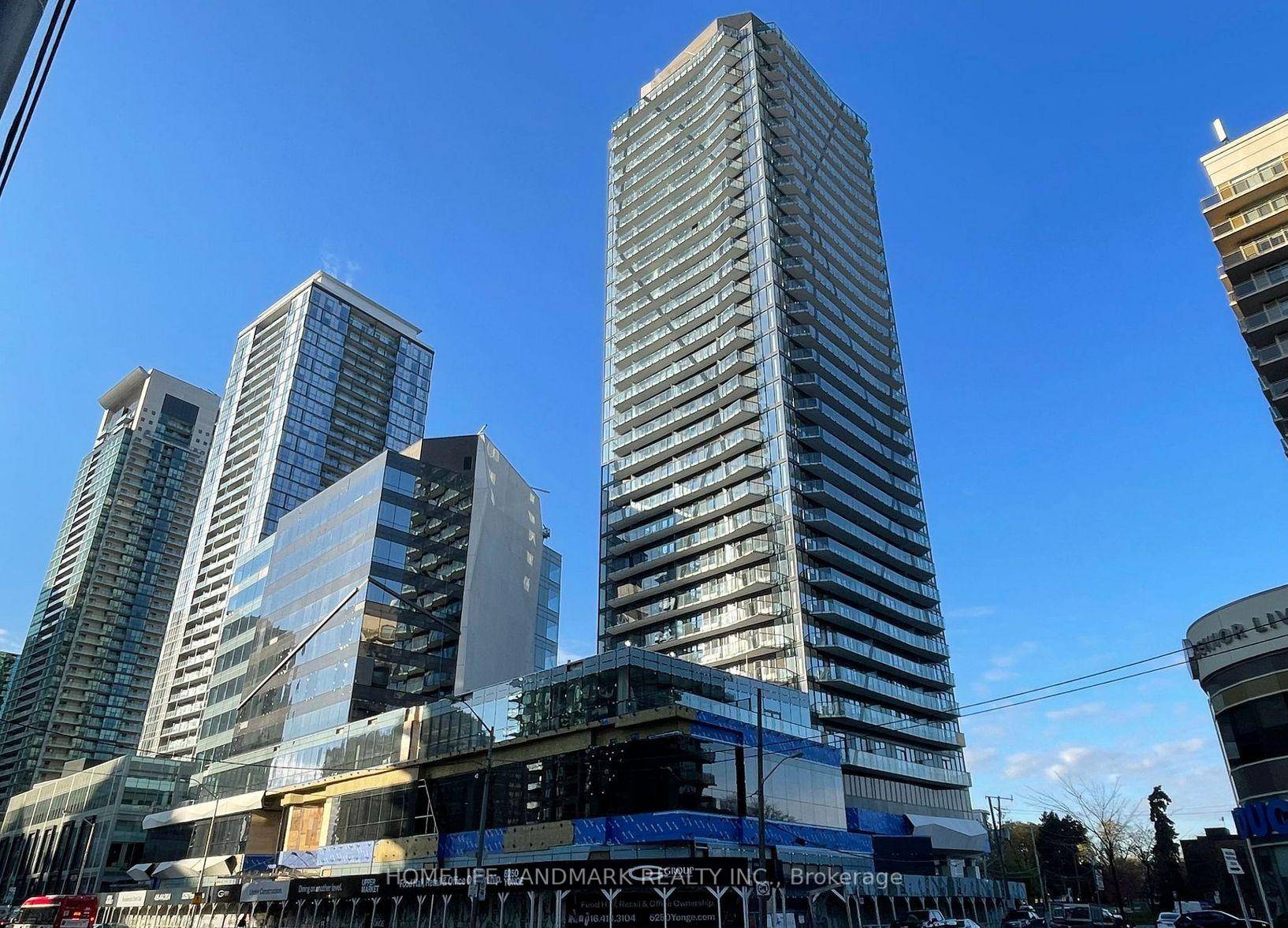 Luxury Ellie Condo In The Heart Of North York.