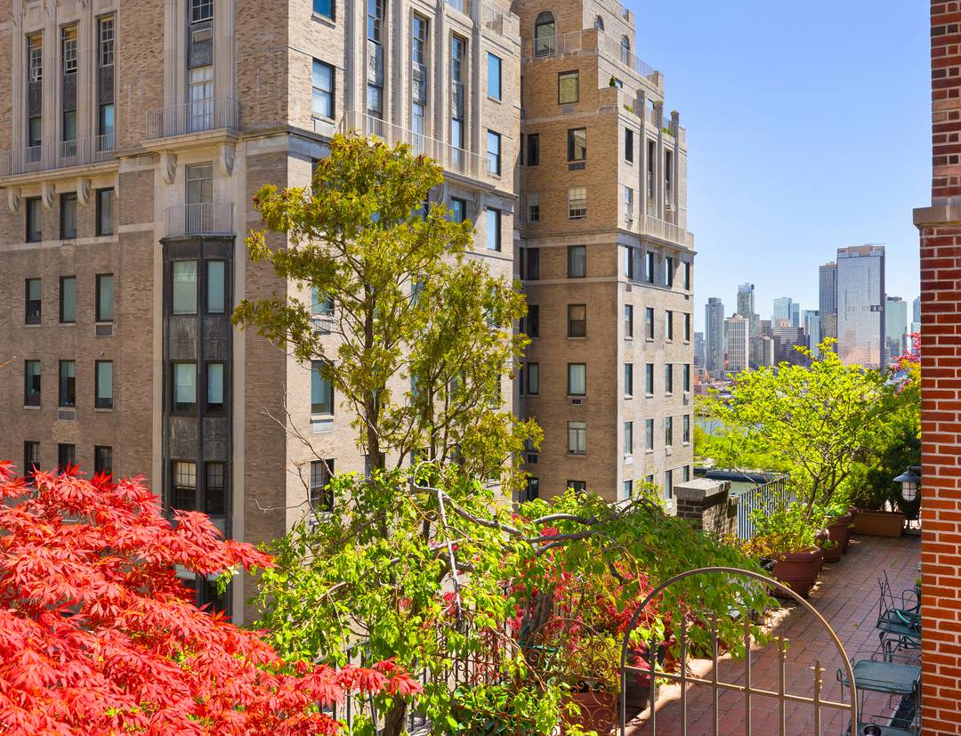 NO BOARD APPROVAL SHOWING BY APPOINTMENT ONLY Welcome to Apartment 12A at Southgate, an iconic prewar residence with fabulous light offering timeless elegance, scale, and exceptional potential in one of ...