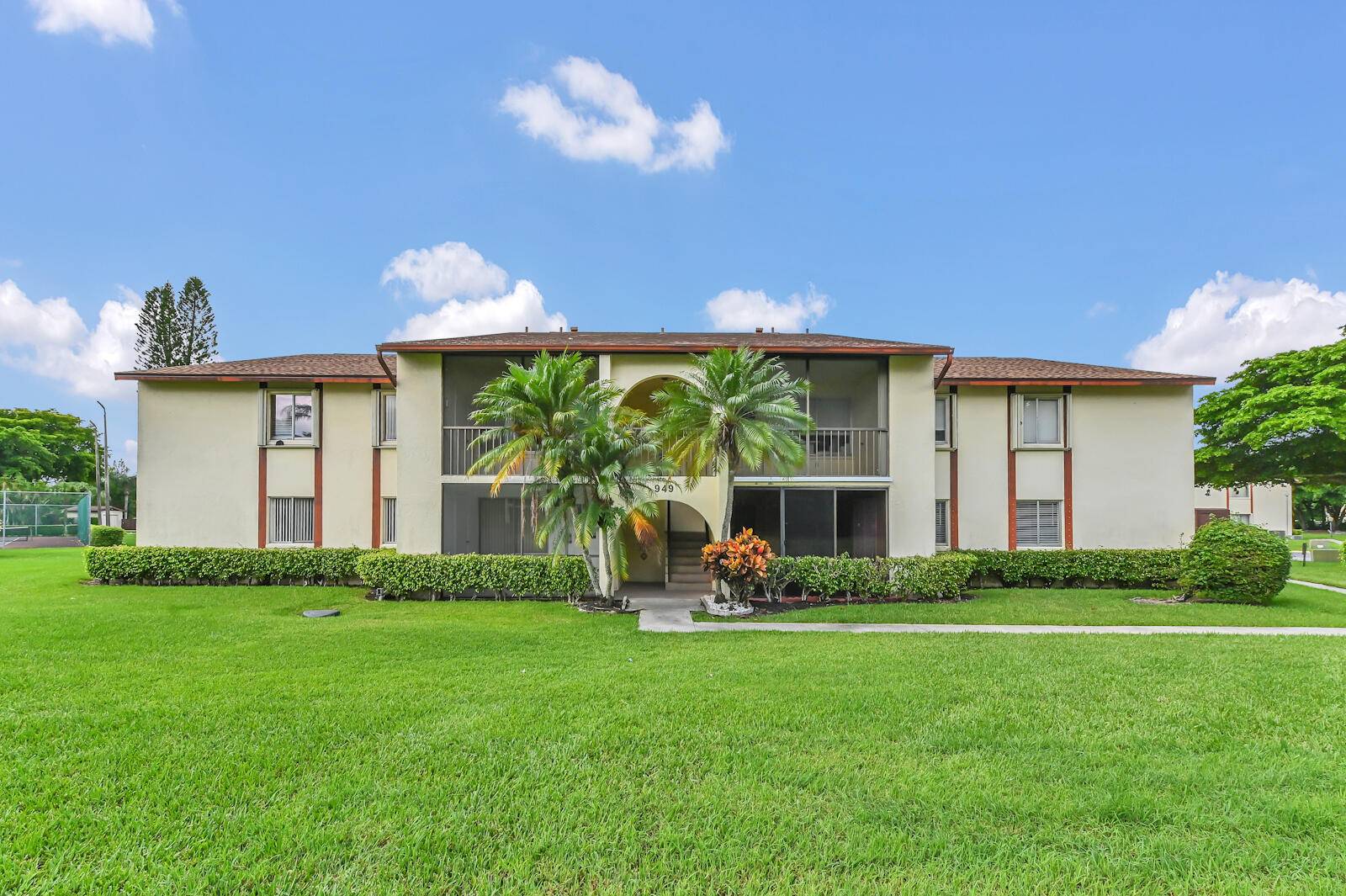 Welcome to this beautiful, partially updated 2 bedroom, 2 bathroom condo located in the desirable Pine Ridge at Haverhill community of West Palm Beach.