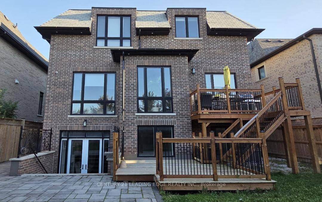 Welcome to this exquisite custom built executive home nestled in one of North York's most sought after neighbourhoods.