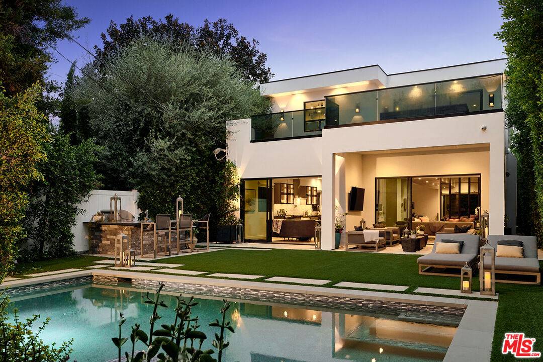 144 N Bowling Green Way 6BR Brentwood La