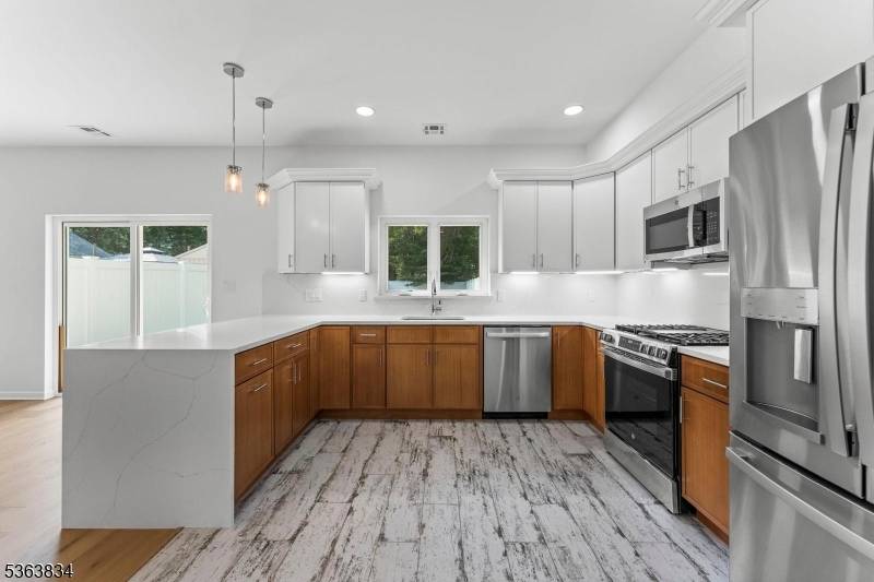Brand New Construction in Roselle Township.