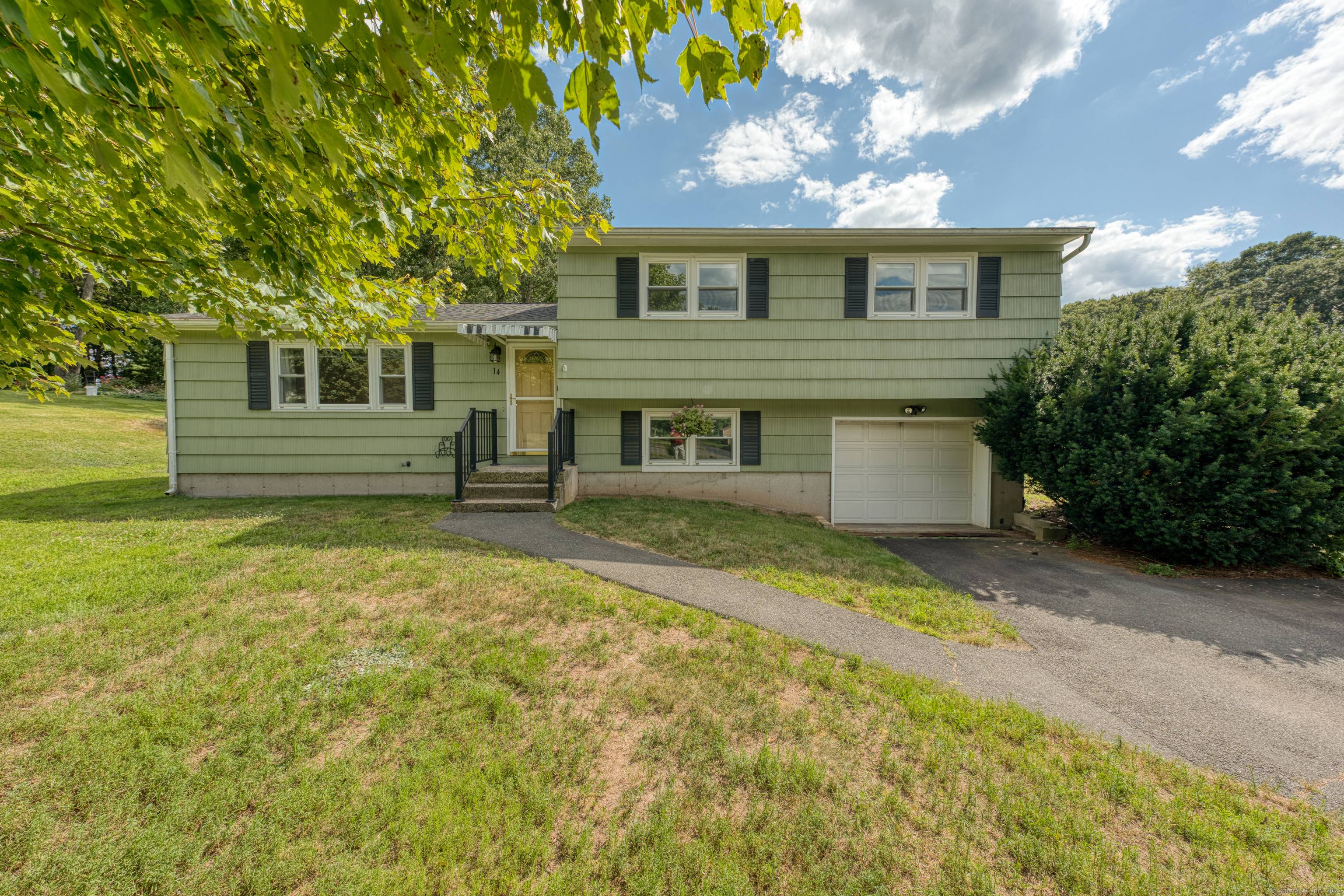 Welcome to this delightful three bedroom split level home, perfectly situated on a peaceful cul de sac.