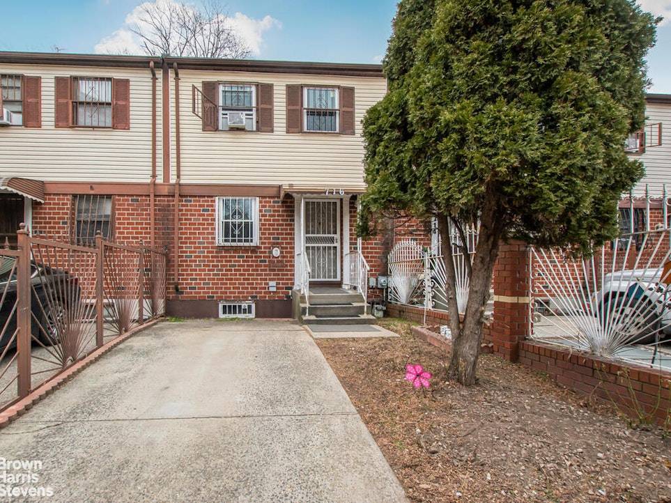 RARELY AVAILABLE Lovely 3 bed, 1.