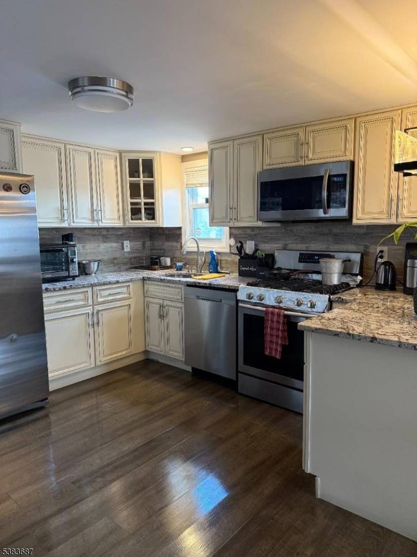 House renovated, basement waterproofed, and finished private backyard, close to public transportation, lots of street parkingOWNER WILL PAY 2 YEARS OF FLOOD INSURANCE TO THE BUYER