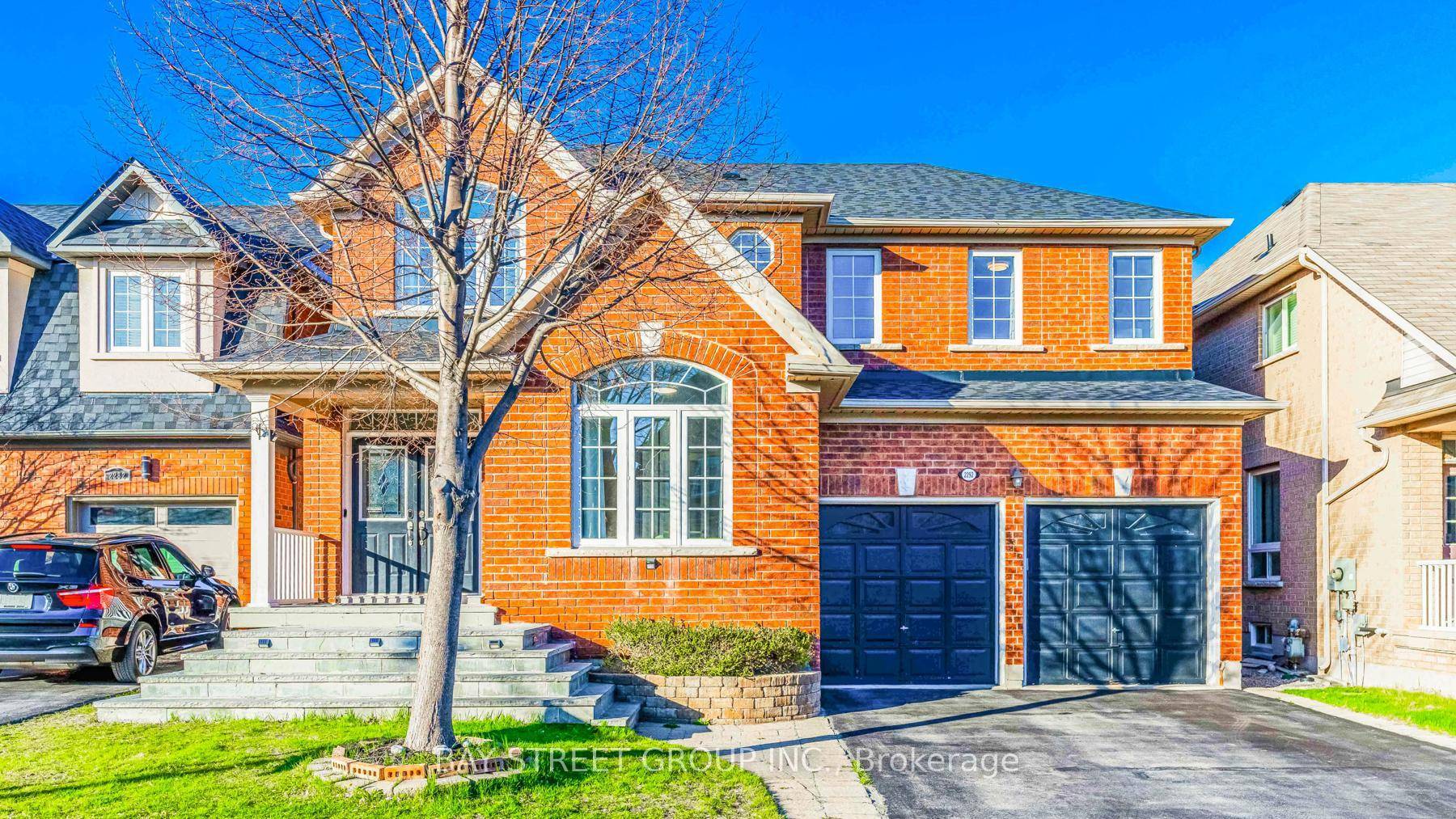 Exceptional Living Awaits in Westmount, Oakville !