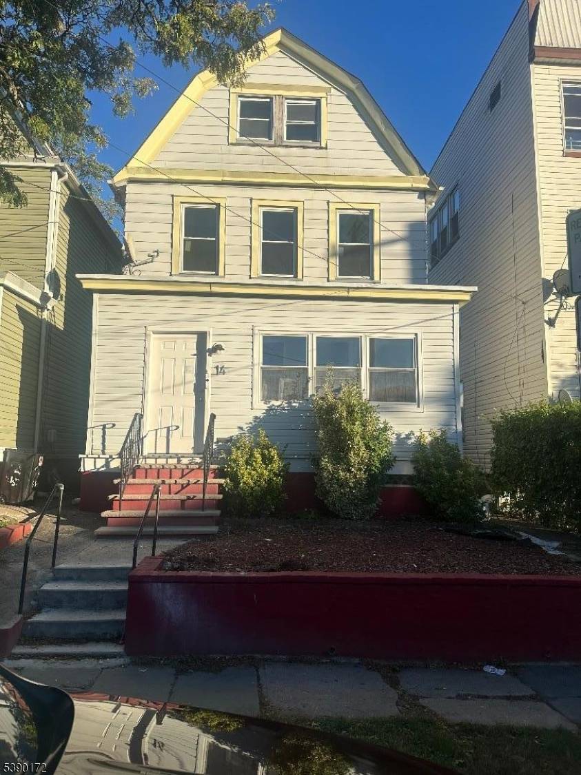 LOCATION LOCATION LOCATION !