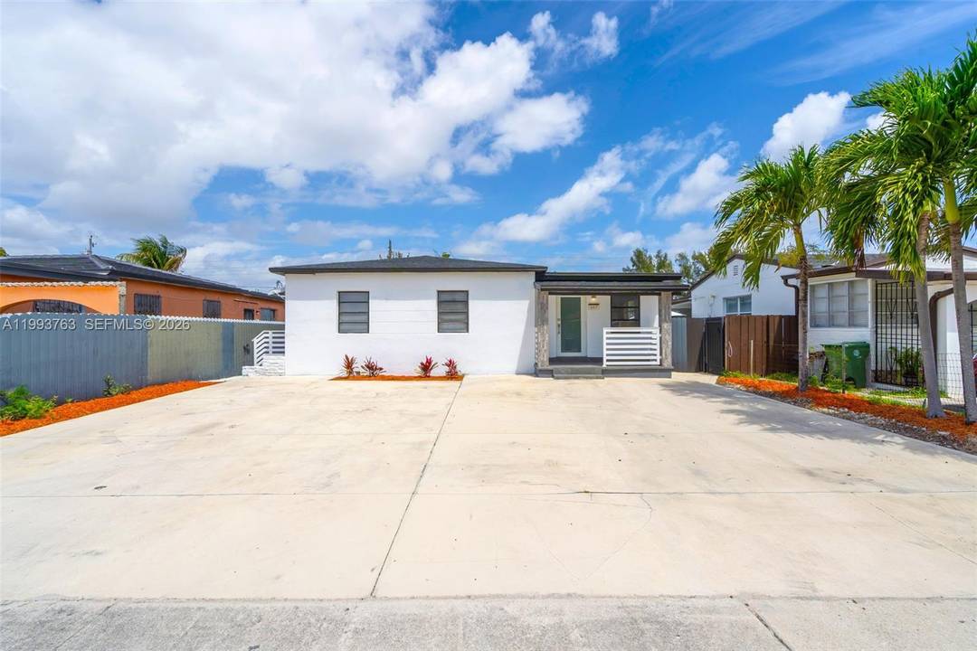 Spacious and well maintained home in Hialeah featuring 3 bedrooms, 2 bathrooms, and a flexible layout that adapts to your needs.