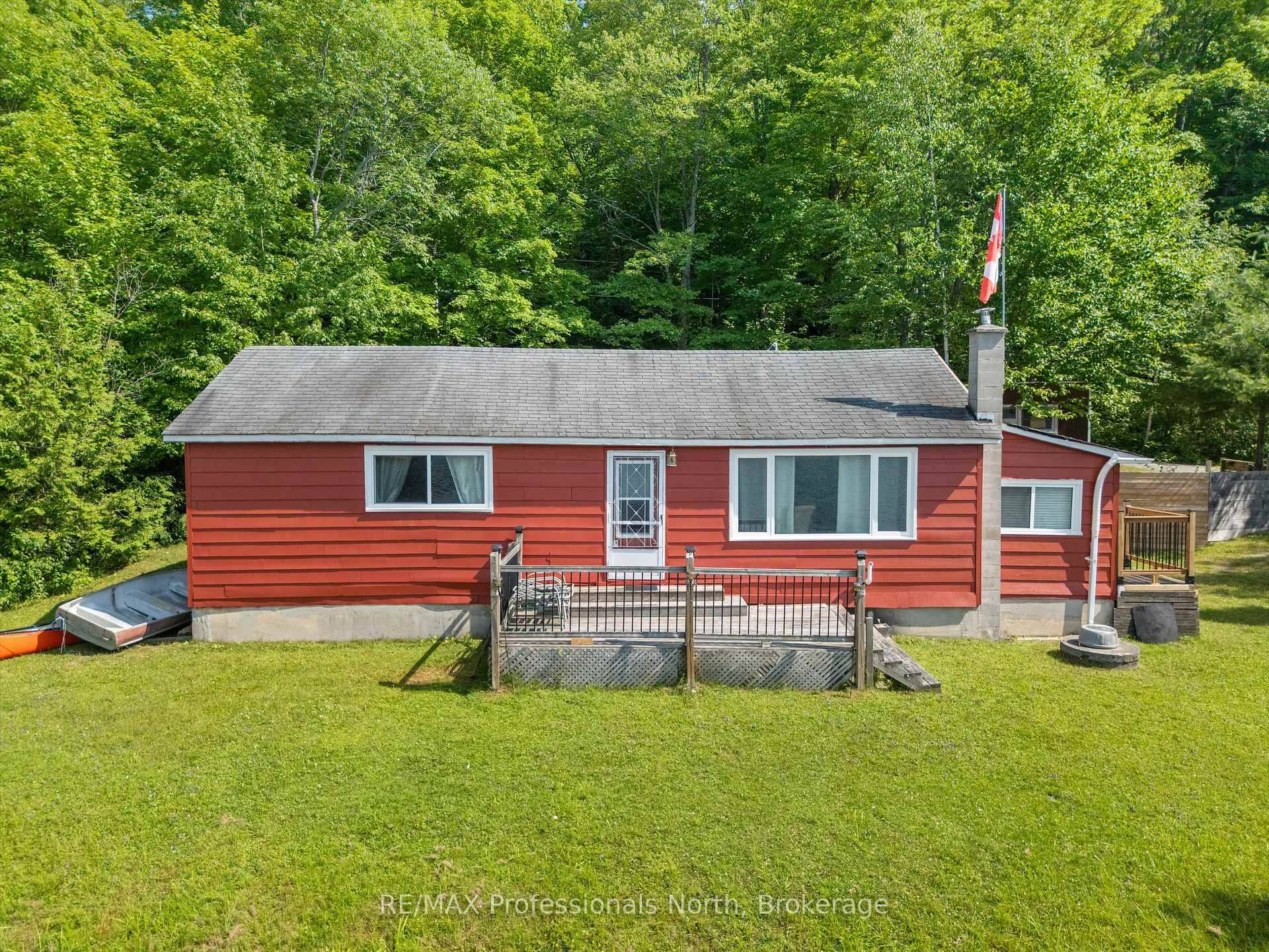 Opportunity Awaits on Peaceful Spring Fed Gordonier Lake and just Minutes from Bracebridge !