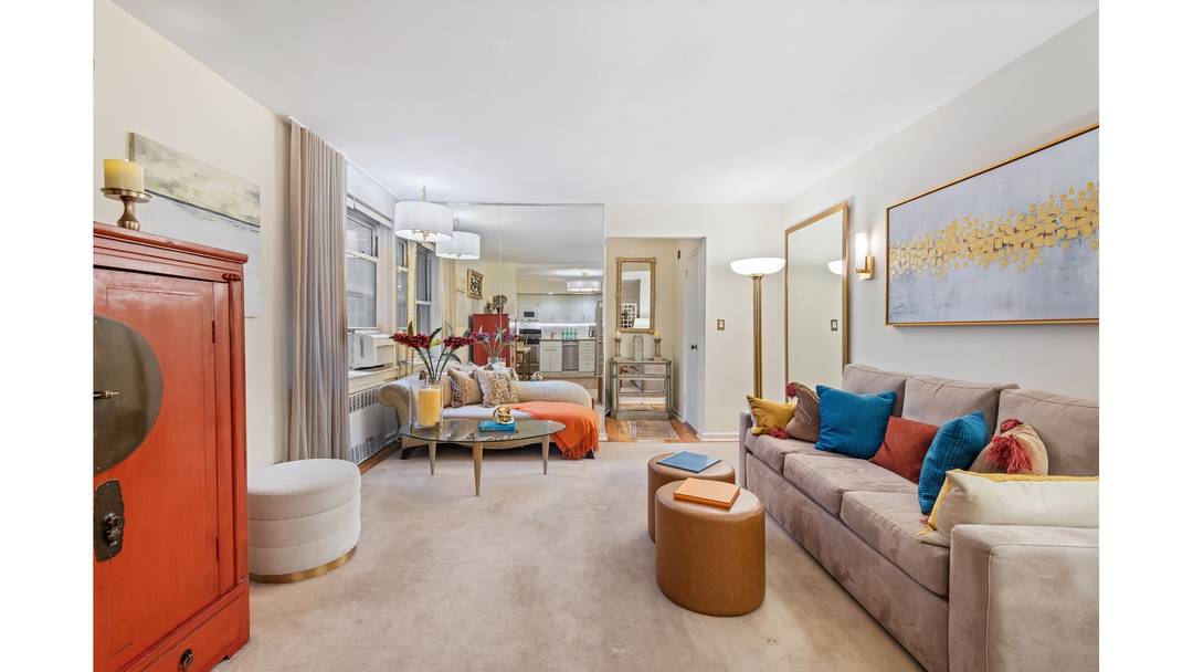 APRIL 15th MOVE IN QUIET LUXURY IN PRIME GREENWICH VILLAGE OFF FIFTH AVENUE NORTH FACING TUCKED AWAY FROM NOISE AND PRYING EYES SUPER DISCREET STUDIO RENOVATED HOME HARDWOOD FLOORS THROUGHOUT ...