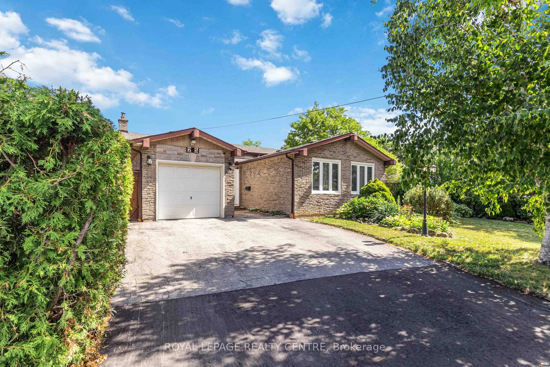 Welcome To This Beautifully Situated Detached Home, Ready For You To Move In And Enjoy.