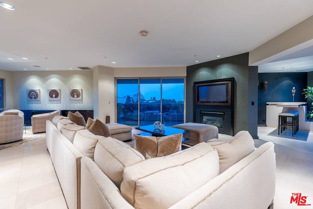 10490   Wilshire Blvd 2BR Westwood La