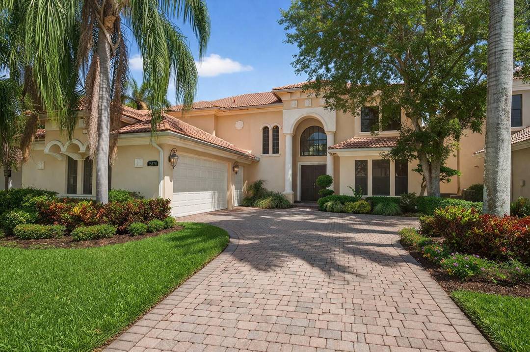 Spacious 6BR 5BA estate in guard gated Casa Bella offering 4, 578 SF and a flexible two story layout.
