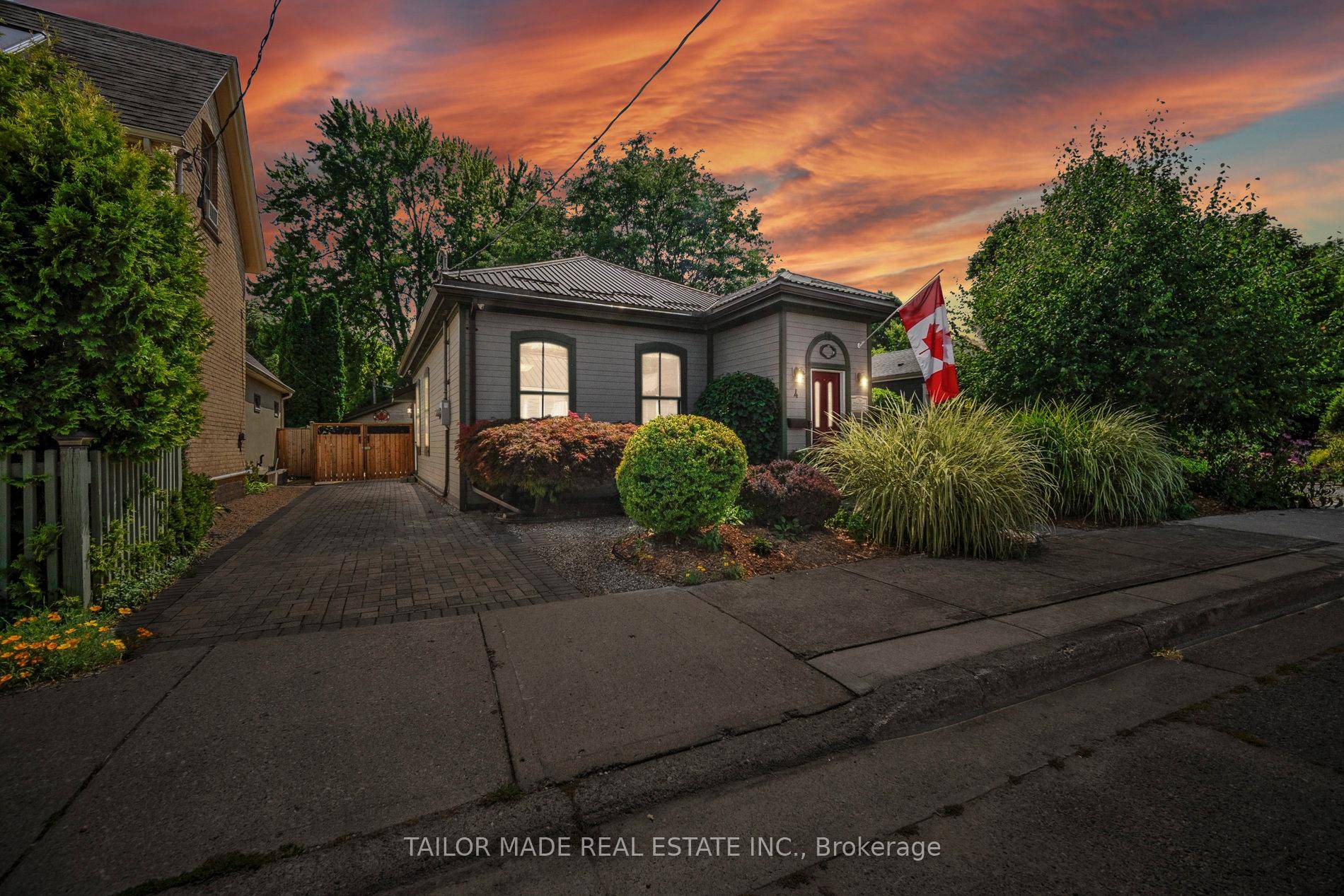 Artists Dream Home in Historic Blackfriars Welcome to this fully renovated residence in the heart of the sought after Blackfriars neighborhood, where charm meets modern convenience.