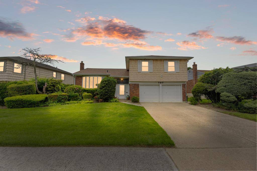 New to the market ! Welcome to a beautifully maintained 4 bedroom, 3 bathroom home on a spacious 74x100 lot, located on a serene tree lined street in the highly ...