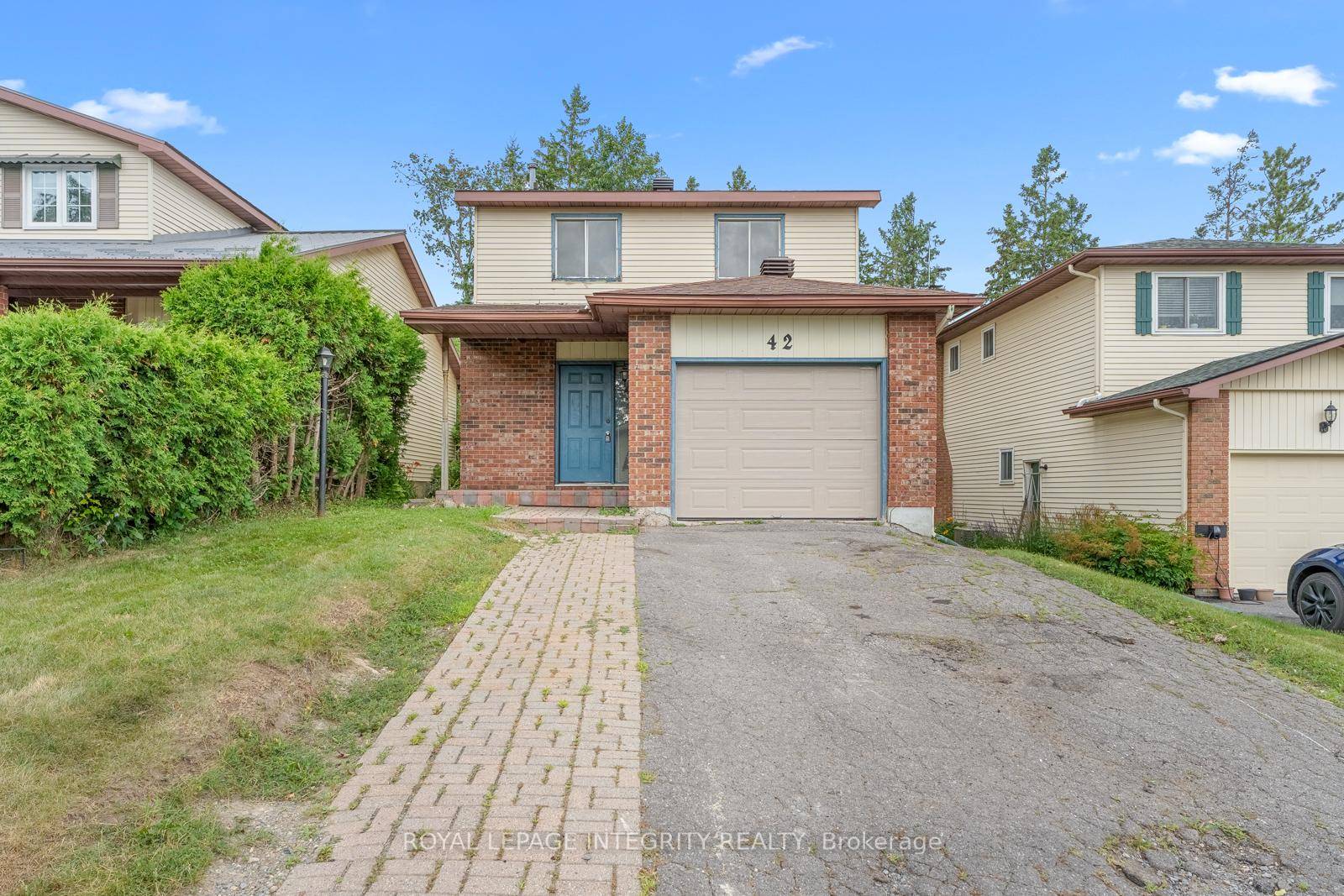 Discover the potential of 42 Antler Avenue, a charming detached two story home ideally located in one of Barrhavens most desirable neighbourhoods.