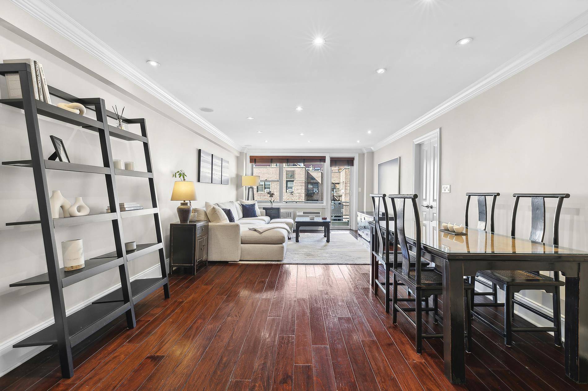 This two bedroom, two bathroom residence features an open loft like layout with graciously proportioned rooms and over 100 square feet of covered terrace with city views.