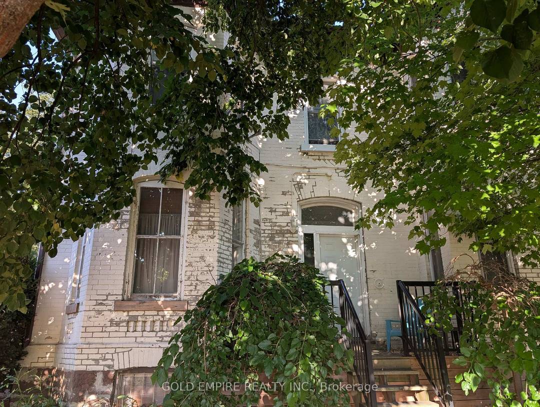 BEING SOLD UNDER POWER OF SALE, VTB AVAILABLE at only 3 interest.