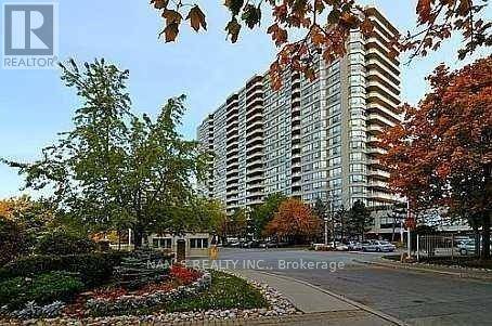 Bright amp ; Spacious One Bedroom Den Unit With Amazing Clear Views By Tridel !