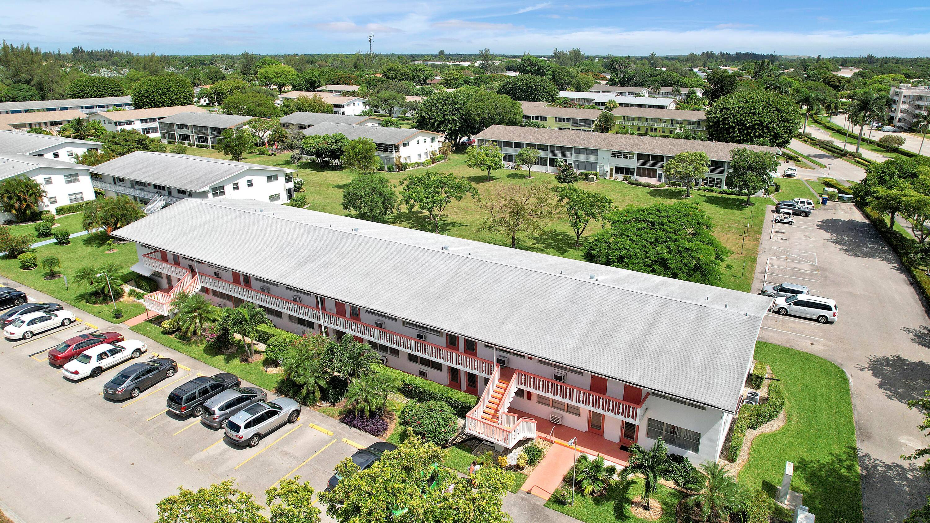 Charming 1st Floor 55 Condo in Active CommunityDiscover this first floor unit in a 55 community, perfect for enjoying a relaxed Florida lifestyle.