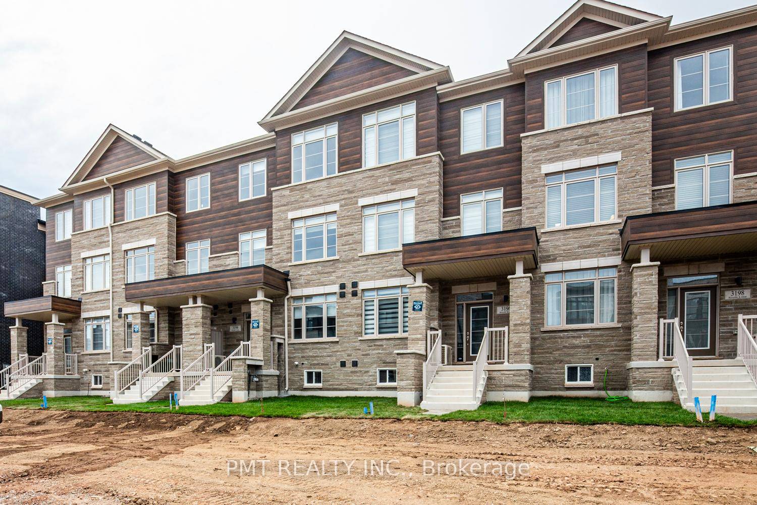 Luxurious Brand New 4 Bedroom Townhome with Smart Features in Prime Oakville !