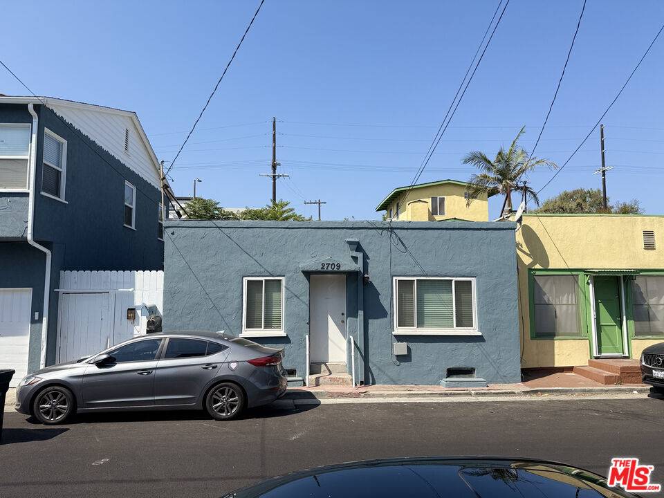 2709   Strongs Dr 1BR Marina Del Rey La