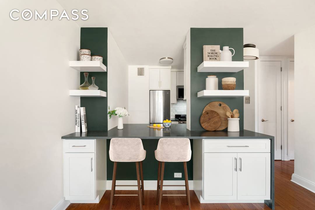 Bright and spacious one bedroom home in the heart of Midtown East.